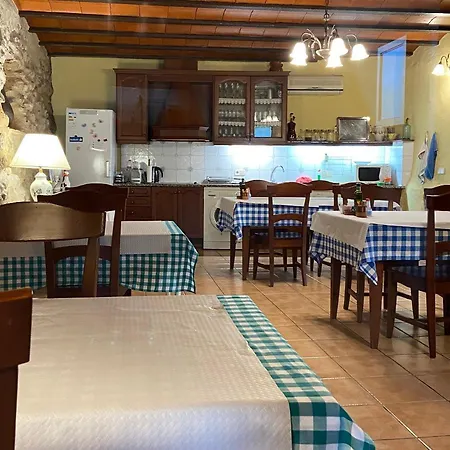Turisme Rural Can Genis Country house Peralada