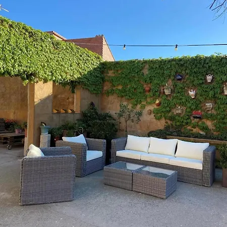 Turisme Rural Can Genis Country house *